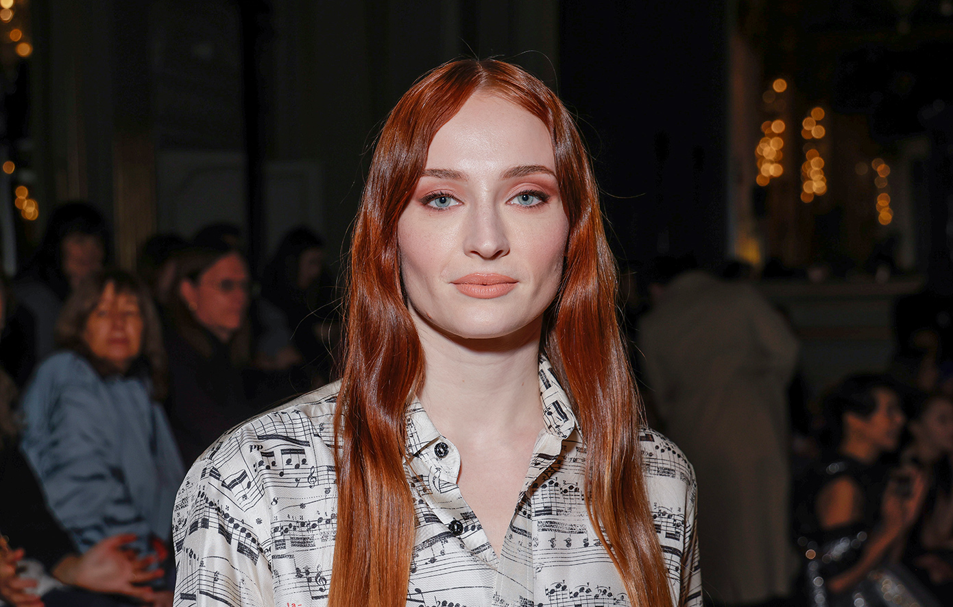Η Sophie Turner στο επίκεντρο μιας εκρηκτικής ληστείας στη νέα σειρά Steal του Prime Video
