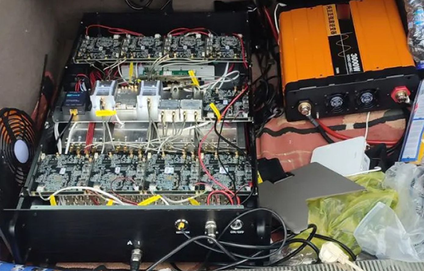 Τι ετοίμαζαν οι hi-tech Κινέζοι στα Σπάτα: Τεχνολογία που παραπέμπει σε μυστικές υπηρεσίες και κυβερνοέγκλημα