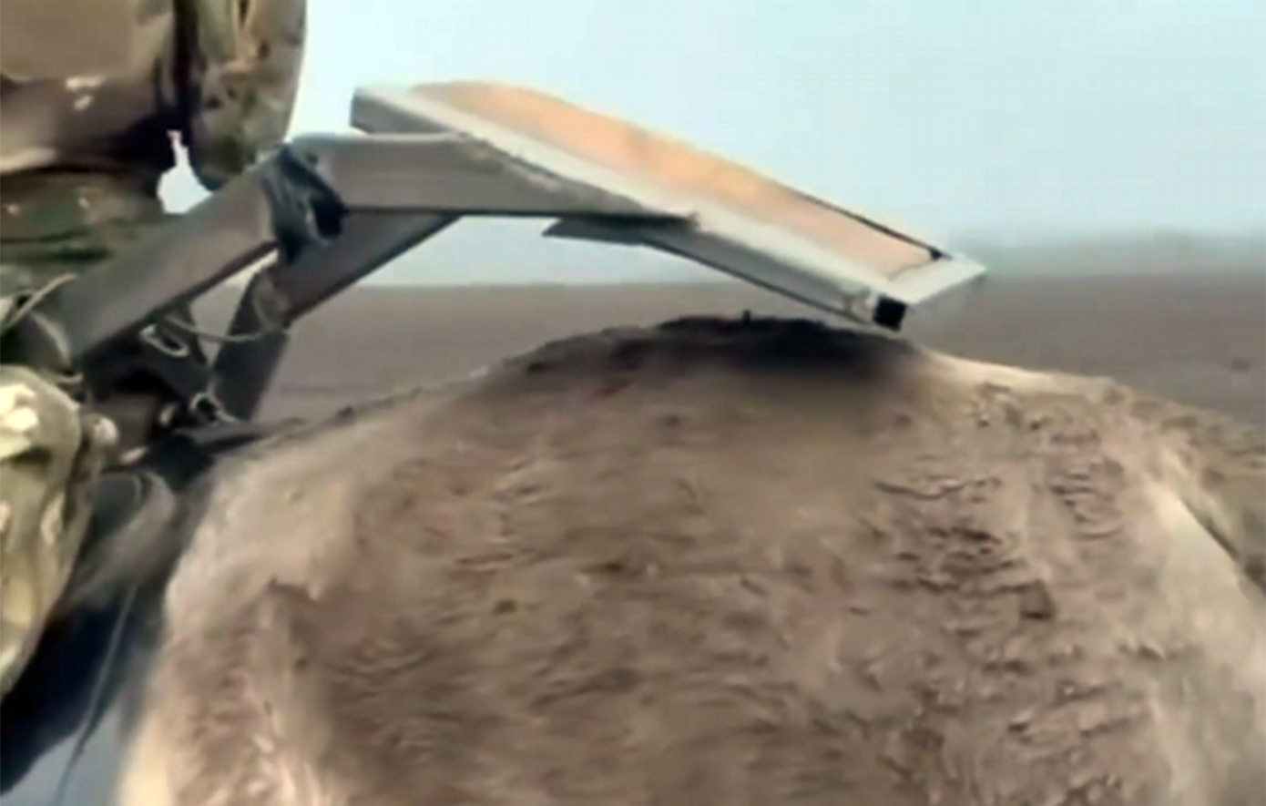 Γιατί οι Ρώσοι τοποθετούν τερματικά Starlink επάνω σε άλογα και γαϊδούρια &#8211; Η σημασία τους στο πεδίο της μάχης