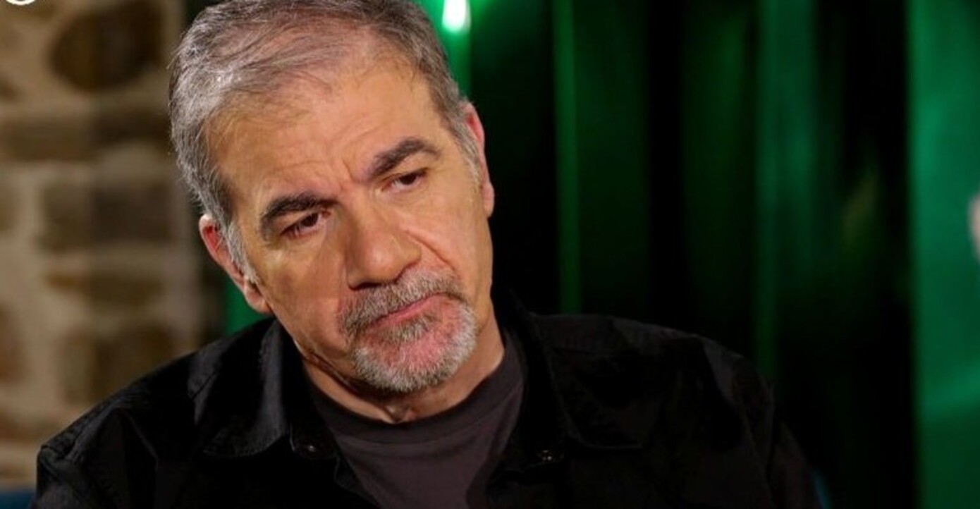 Συγκλονίζει ο Δημήτρης Σταρόβας: «Ο βιολογικός μου πατέρας εγκατέλειψε τη μαμά μου όταν ήταν έγκυος, ήμασταν η π…άνα με το εξώγαμο»