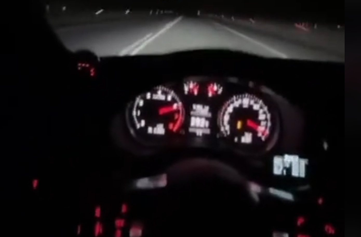 Έτρεχε με 304 χλμ/ώρα και ανέβασε βίντεο στο Tik Tok &#8211; Την ανάρτηση είδε και η τροχαία που τον συνέλαβε