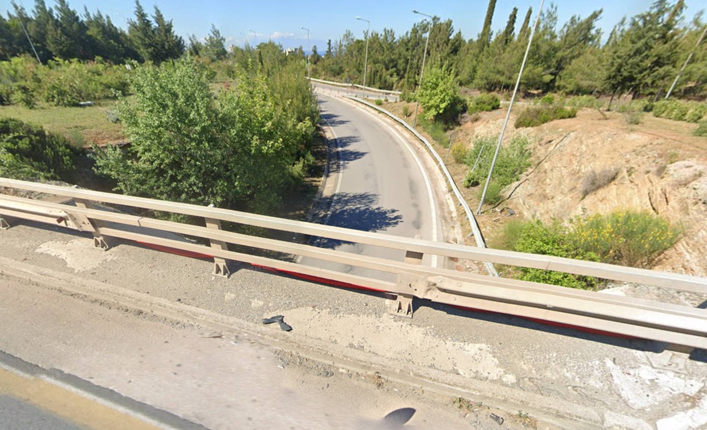 Θεσσαλονίκη: Γυναίκα έπεσε από γέφυρα και τραυματίστηκε σοβαρά