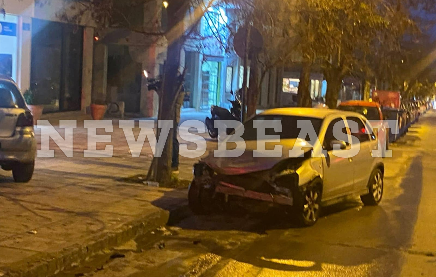 Στο αυτόφωρο η μεθυσμένη 24χρονη που πήρε σβάρνα 15 αμάξια, ενώ προσέκρουσε και σε μαγαζί και περίπτερο στη Θεσσαλονίκη