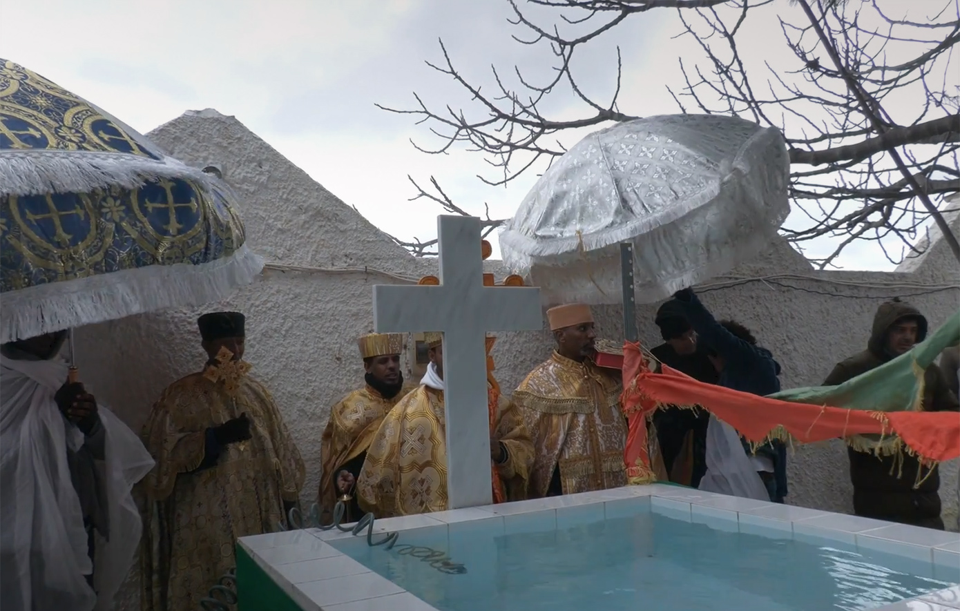 Το «Τιμκάτ» φώτισε τα Σπάτα: Τα εντυπωσιακά Θεοφάνια της Αιθιοπικής κοινότητας με «βροχή» αγιασμού και μελωδίες