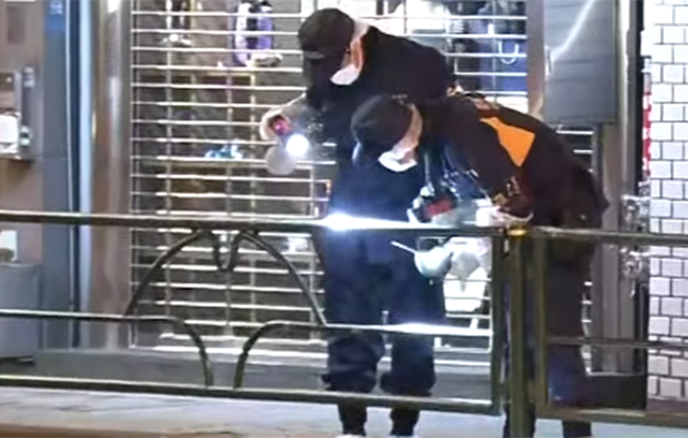 Κινηματογραφική ληστεία με δακρυγόνα στο κέντρο του Τόκιο – Άγνωστοι άρπαξαν βαλίτσες με 2 εκατ. ευρώ