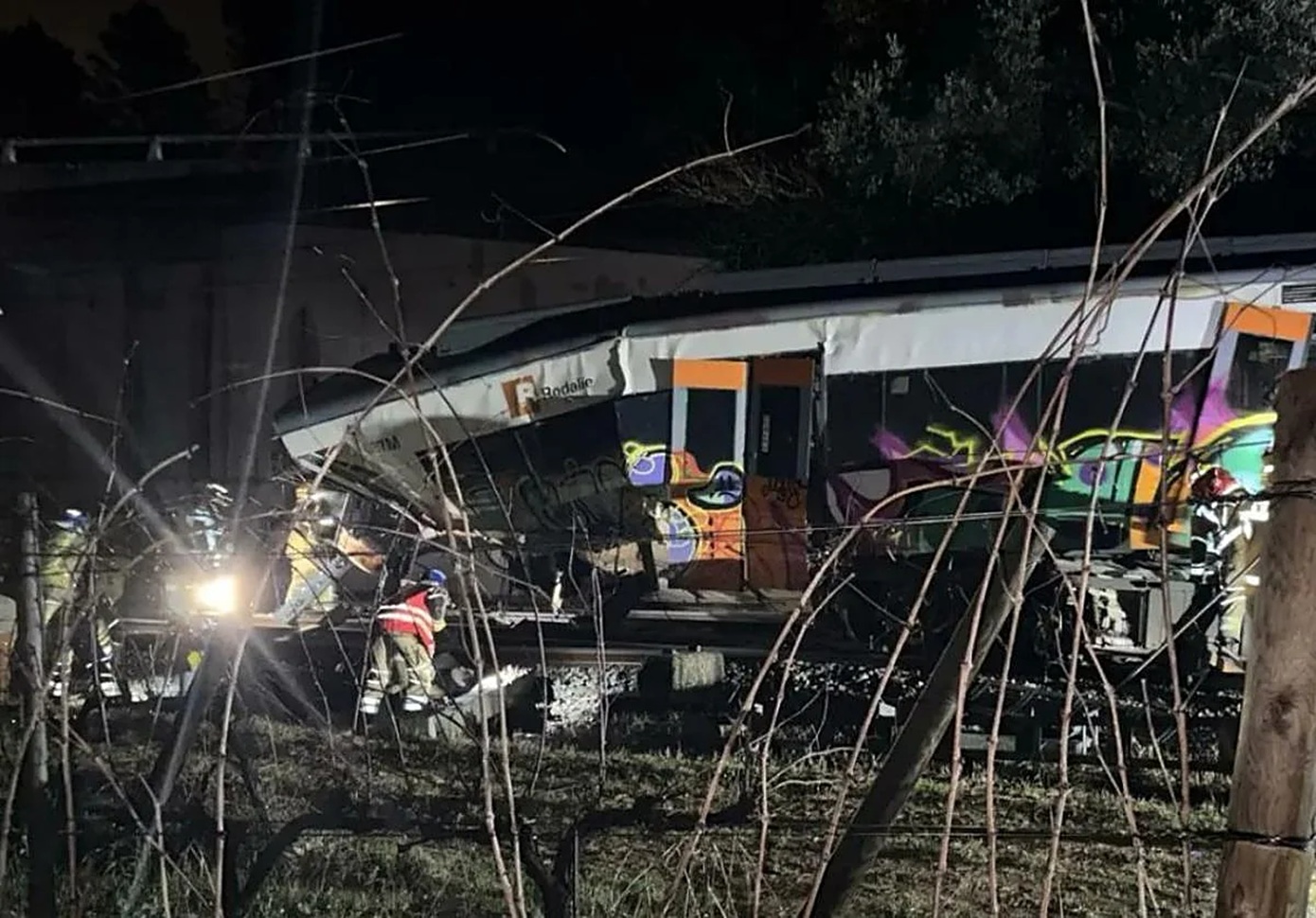 Νέα σιδηροδρομικά ατυχήματα στην Ισπανια: Εκτροχιάστηκαν δύο συρμοί σε διαφορετικά σημεία – Τουλάχιστον 15 τραυματίες
