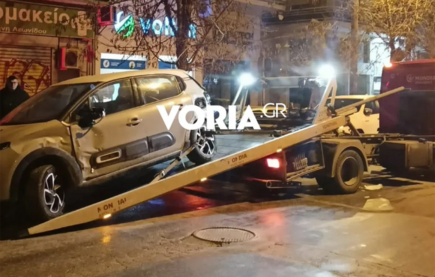 Συναγερμός στη Θεσσαλονίκη: Μεθυσμένη 24χρονη πήρε σβάρνα 15 αυτοκίνητα και τελικά έπεσε σε τζαμαρία &#8211; Βίντεο και φωτογραφίες