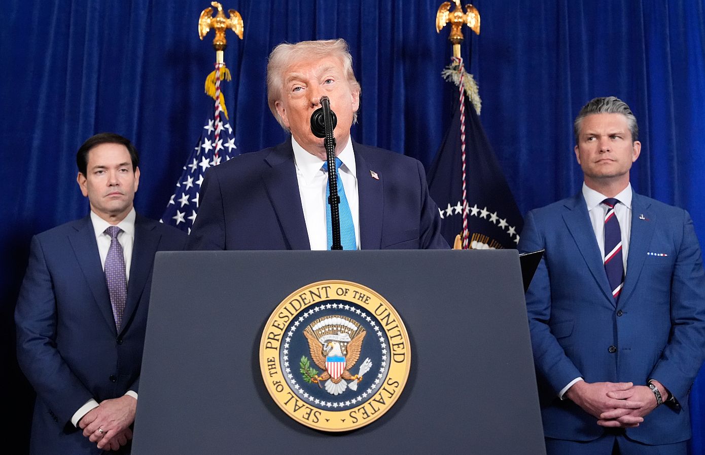 Τραμπ: «Θα τρέξουμε τις εξελίξεις στη Βενεζουέλα ώστε να υπάρξει ομαλή διαδοχή, ήμασταν έτοιμοι για δεύτερο κύμα επίθεσης»