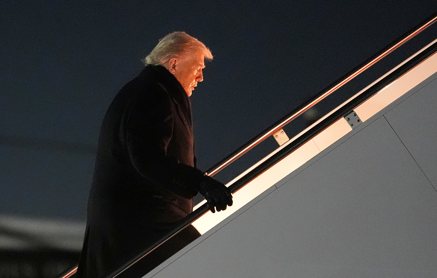 Ο Τραμπ απειλεί το Ιράν ότι θα «σβηστεί» από τον χάρτη αν η Τεχεράνη τον δολοφονούσε