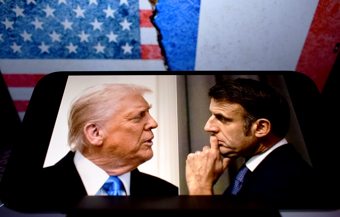 Γαλλία vs ΗΠΑ: Ο «πόλεμος» της πληροφορίας μεταφέρεται στα social media με memes