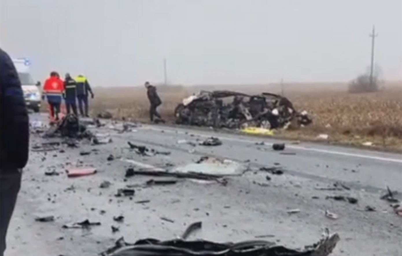 Σοκάρουν οι εικόνες από την τραγωδία στη Ρουμανία: Άμορφη μάζα σιδερικών το βαν με τους οπαδούς του ΠΑΟΚ