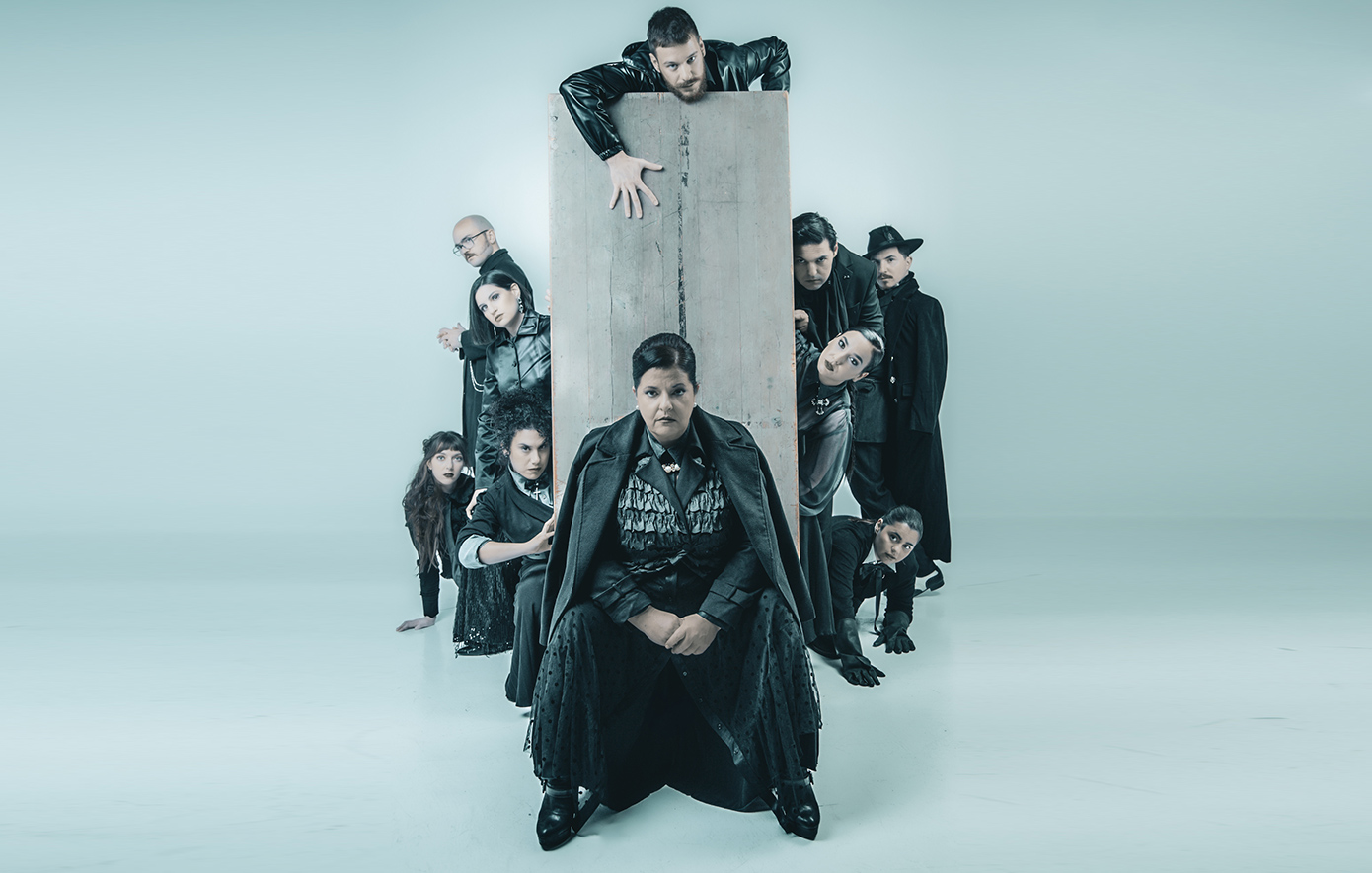 Γιατί αξίζει να δούμε τη «Βάσσα – Μια μητέρα» &#8211; Οι 9 ηθοποιοί της παράστασης μάς ξεναγούν στον κόσμο του Γκόρκι