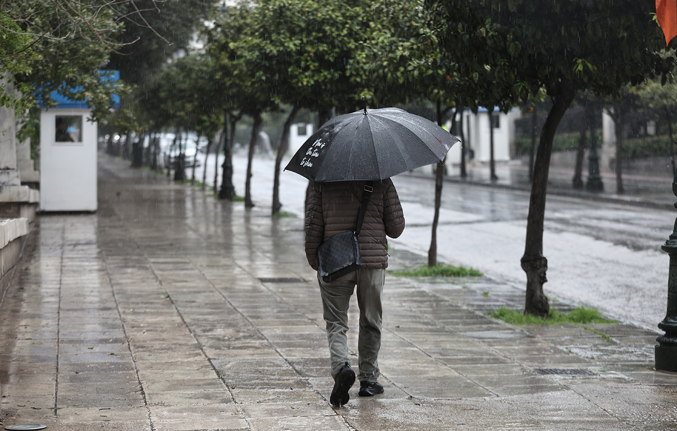 Καιρός: Νεφώσεις, βροχές, ισχυροί άνεμοι και τα θερμόμετρα να δείχνουν έως 19 βαθμούς Κελσίου