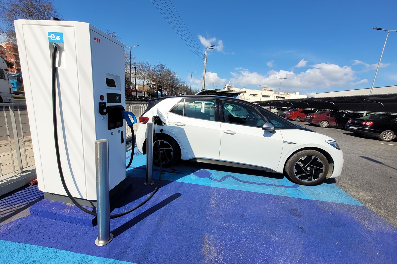 Ηλεκτροκίνητα περιπολικά εντάσσονται στην Τροχαία του νέου αυτοκινητόδρομου Πατρών- Πύργου