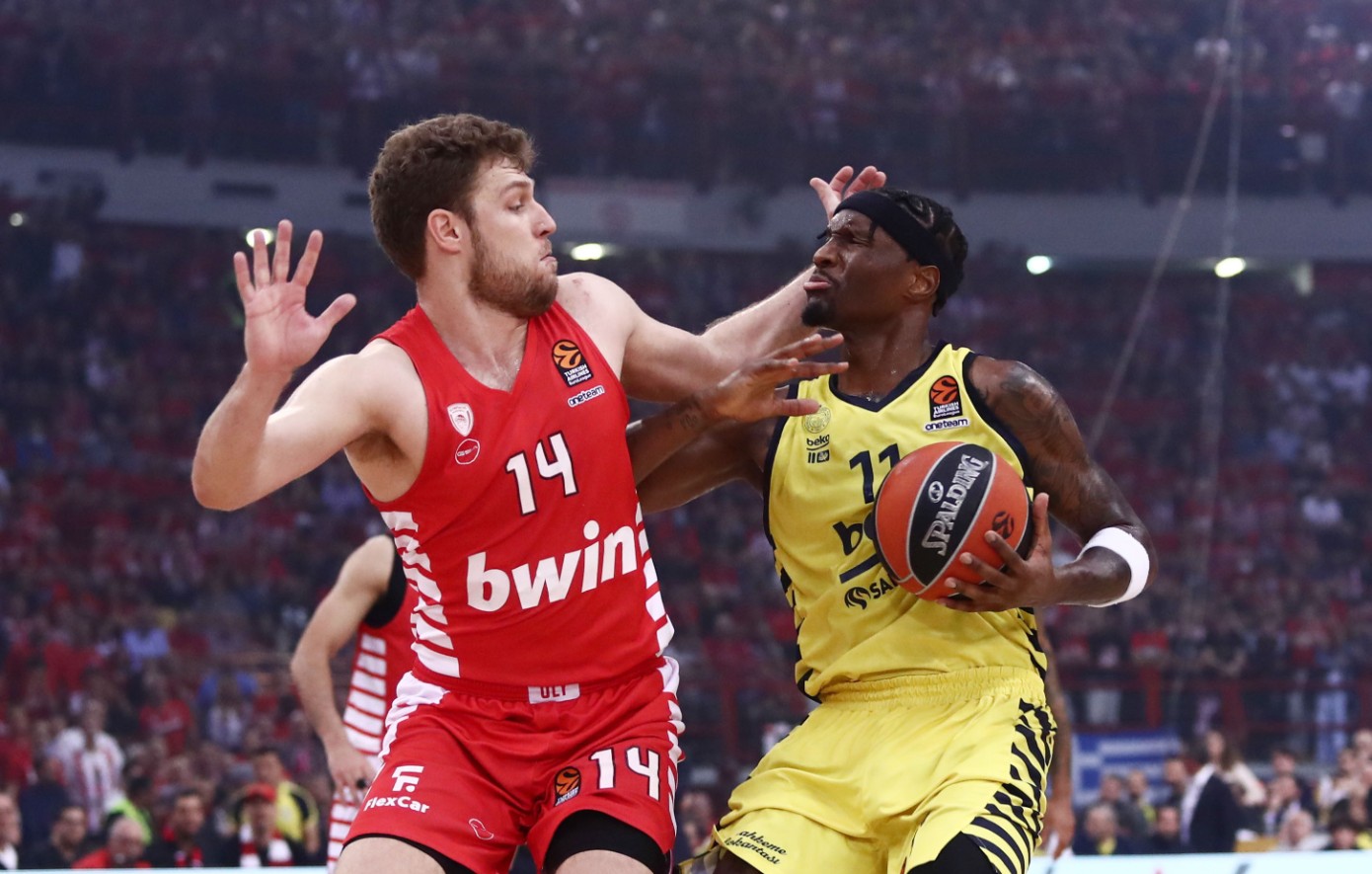 Βεζένκοβ για Χέιζ-Ντέιβις: Καλώς ήρθε