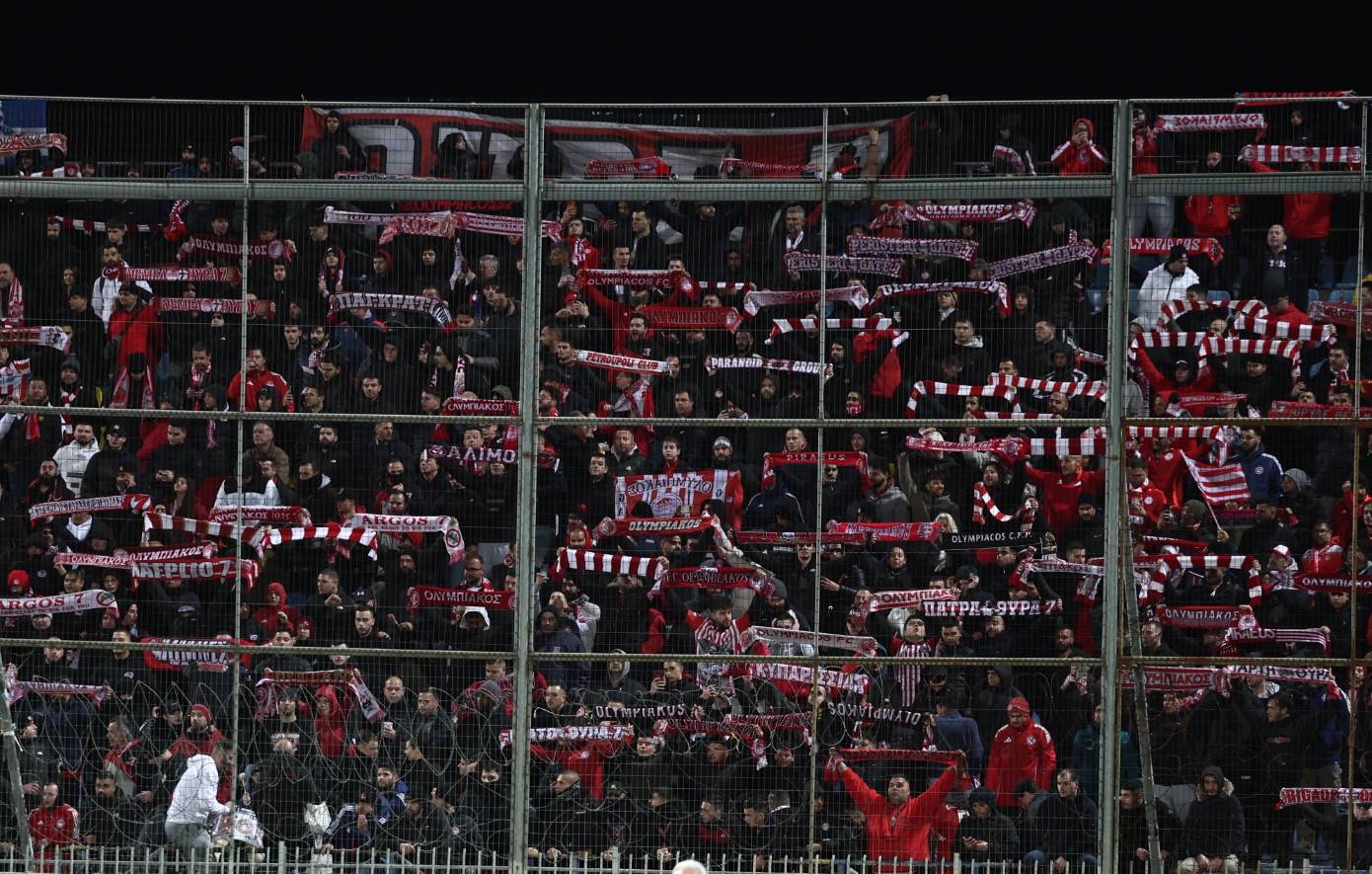 Αστέρας Τρίπολης &#8211; Ολυμπιακός: Αποθέωσαν Μπαρτζώκα οι οπαδοί των «ερυθρόλευκων»