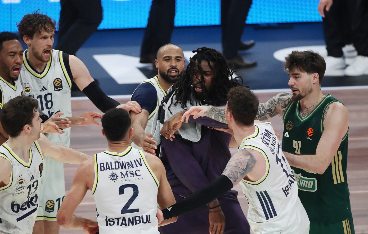 Κουτλουάι κατά Λεσόρ: Δεν παίζει εδώ και 1,5 χρόνο και προσπαθεί να κερδίσει την εύνοια της εξέδρας