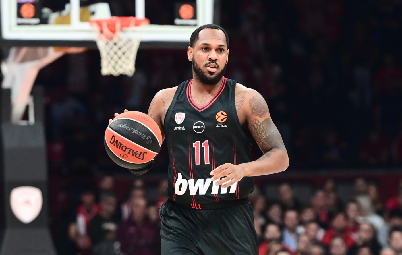 Με Μόρις και Χολ ο Ολυμπιακός κόντρα στο Μαρούσι