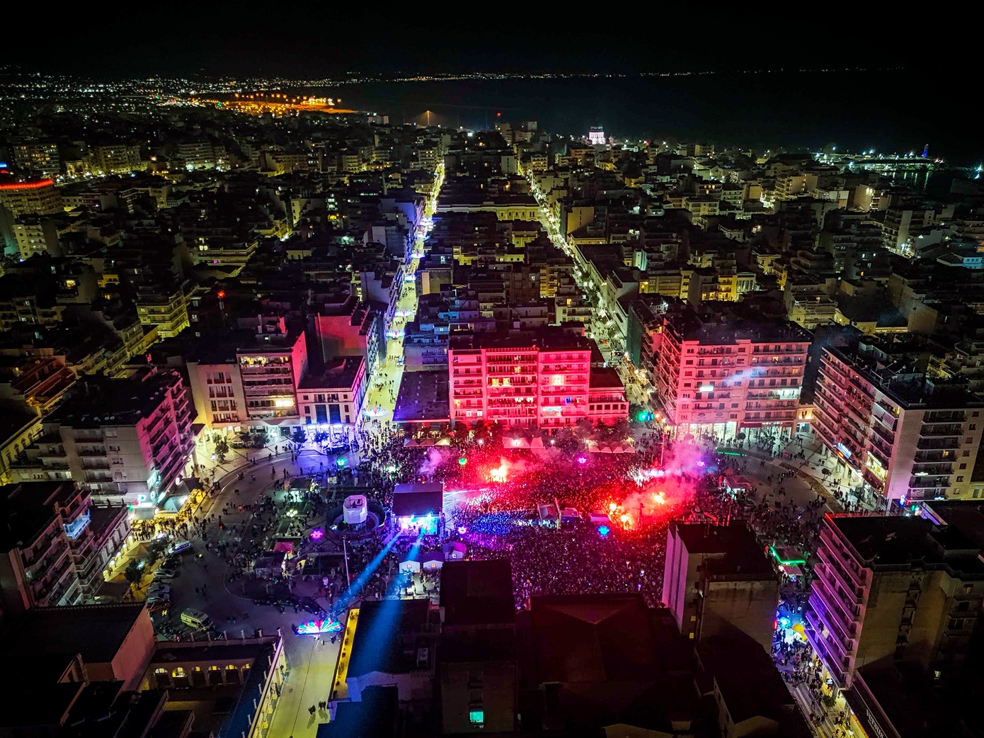 Σήμερα και αύριο η κορύφωση του πατρινού καρναβαλιού &#8211; Υψηλές πληρότητες και προληπτικά μέτρα για χιλιάδες επισκέπτες