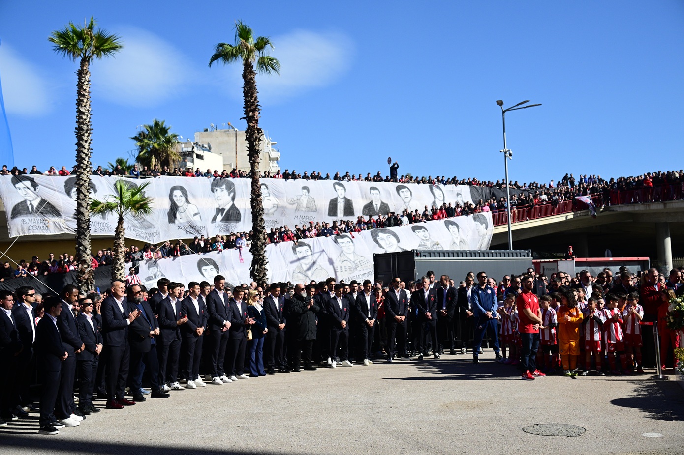 Ολυμπιακός: Συγκίνηση στο ετήσιο μνημόσυνο για τα θύματα της Θύρας 7 &#8211; Συμπληρώνονται 45 χρόνια από την τραγωδία
