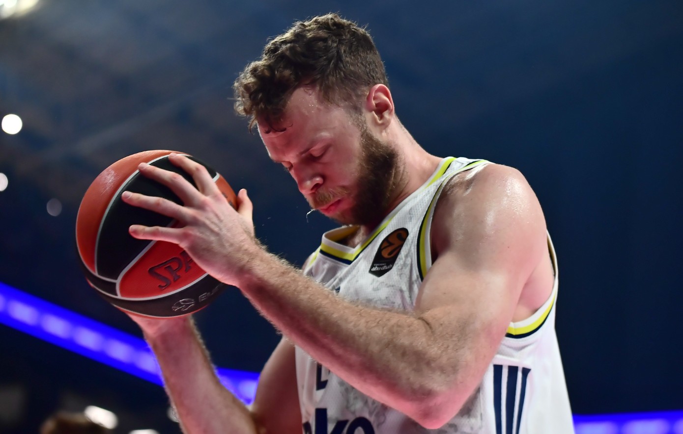 Πάγωσαν στη Φενέρμπαχτσε: Νοκ άουτ για δύο μήνες ο Μέλι