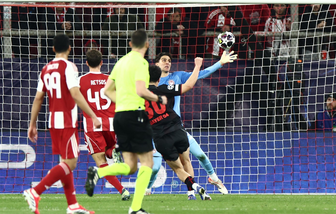 Champions League &#8211; Ολυμπιακός: Η εκπληκτική απόκρουση του Τζολάκη που είναι στις υποψήφιες για την κορυφαία της εβδομάδας
