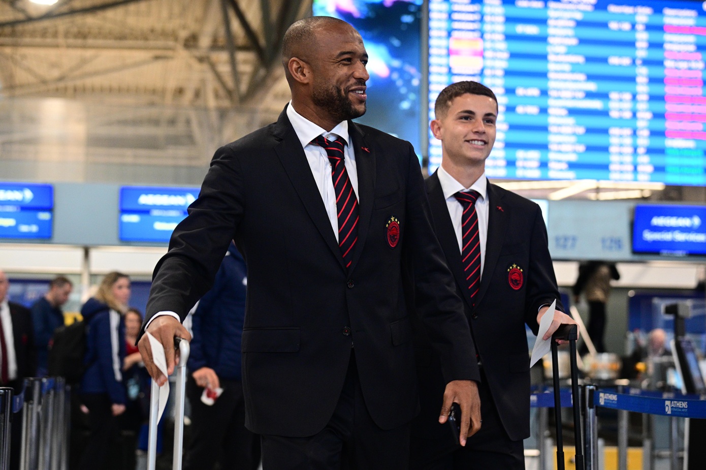 Με στόχο την μεγάλη ανατροπή ο Ολυμπιακός ταξίδεψε στο Λεβερκούζεν &#8211; Η αποστολή των Ερυθρολεύκων