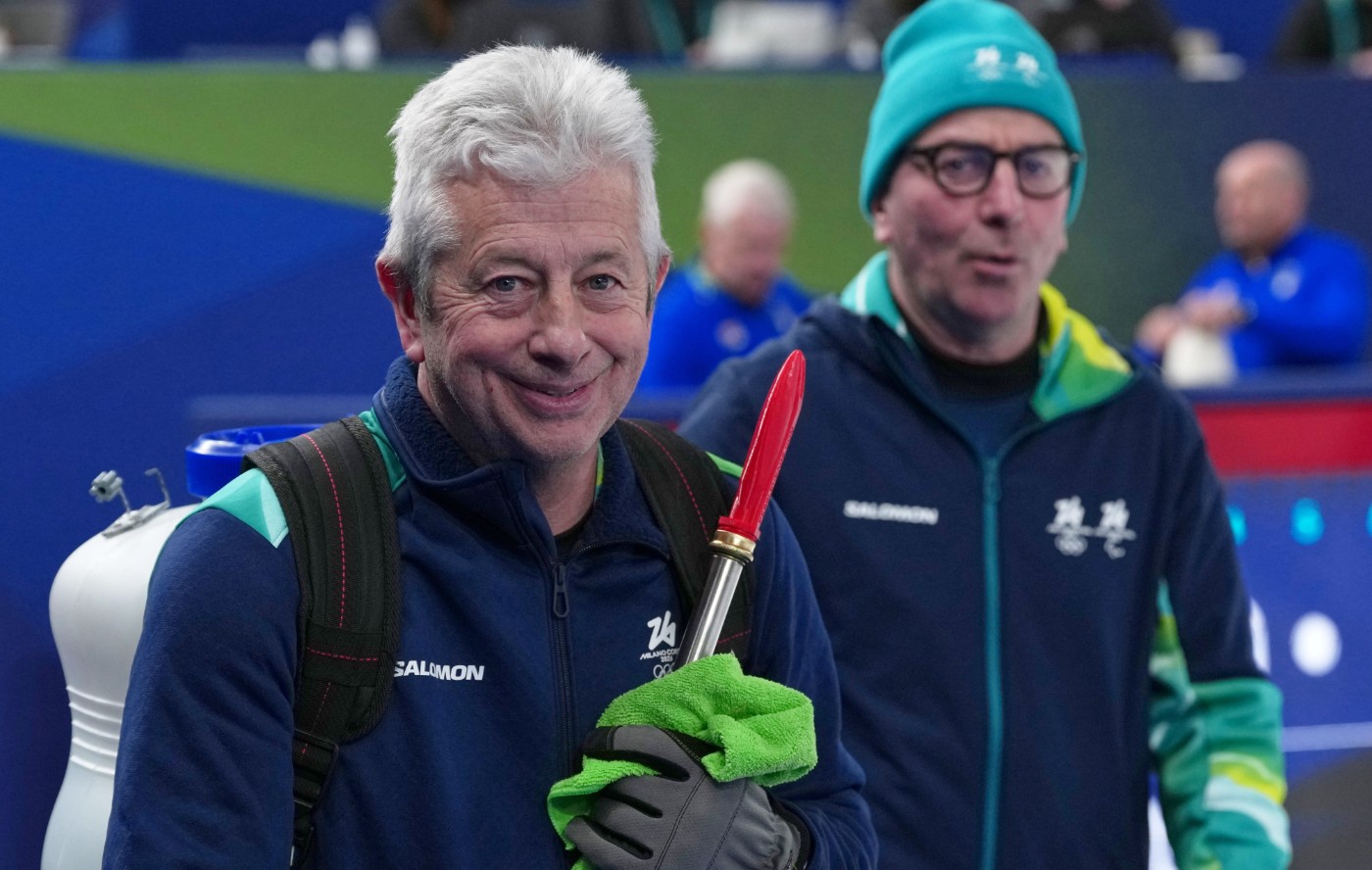Χειμερινοί Ολυμπιακοί Αγώνες: Ο 61χρονος «moonwalker» του πάγου που κλέβει τις εντυπώσεις στο curling