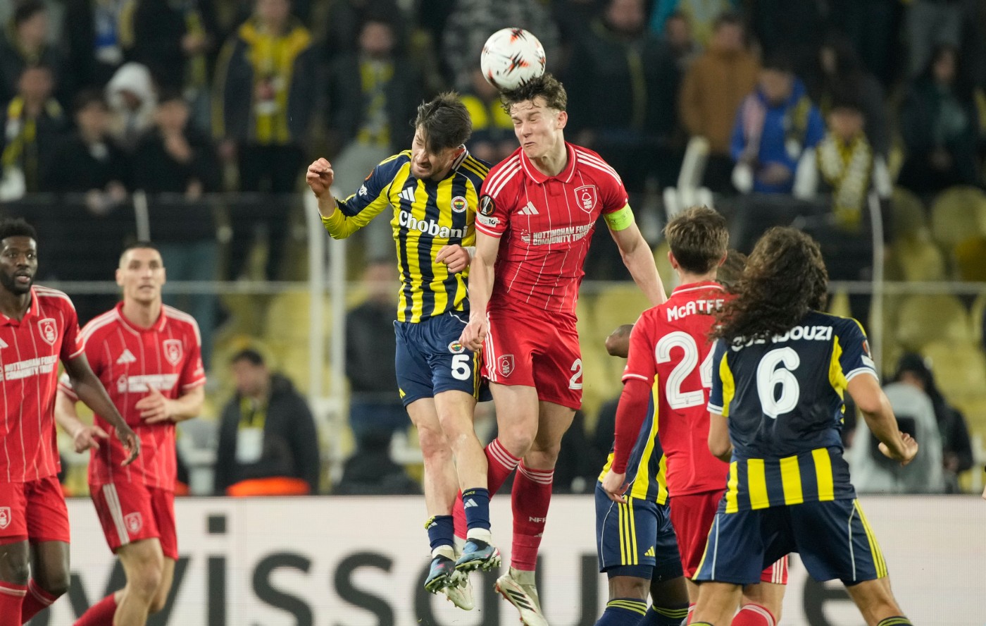 Οπαδοί της Φενέρμπαχτσε προκάλεσαν φθορές στο γήπεδο της Νότιγχαμ μετά τον αποκλεισμό