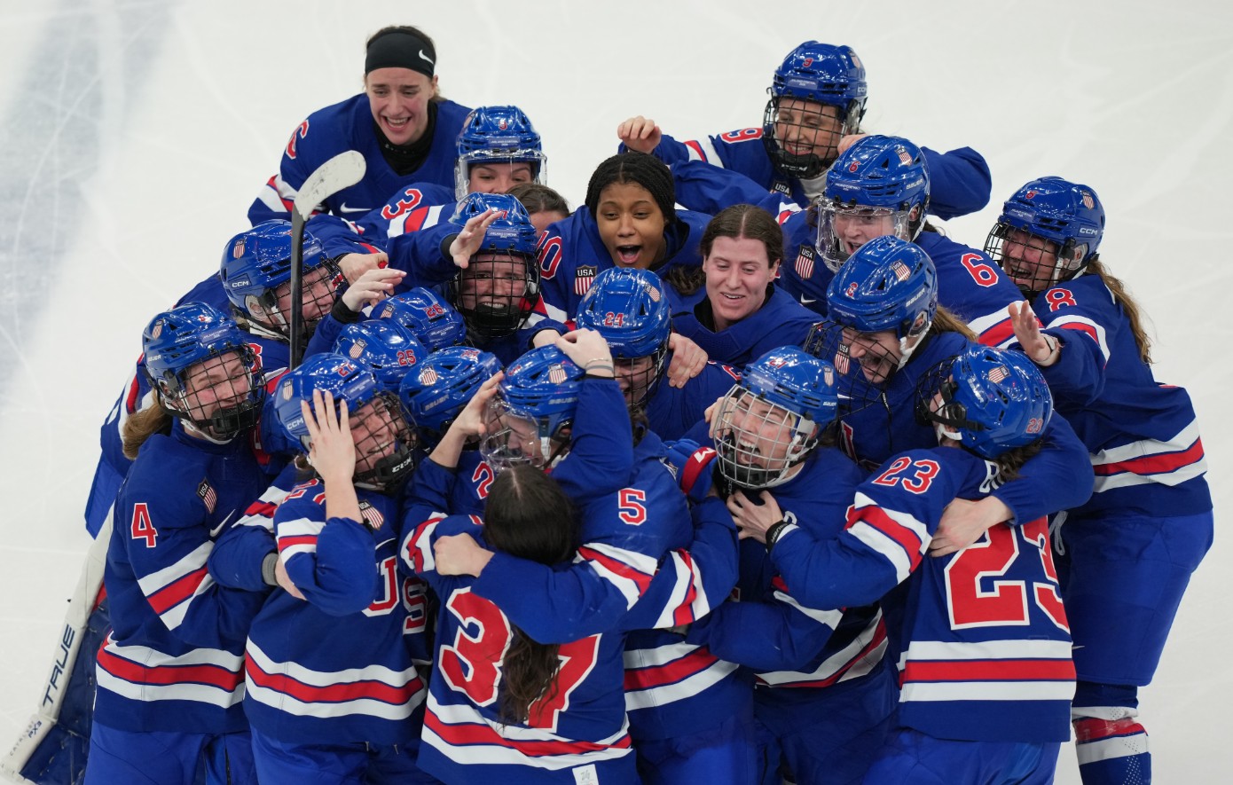 ΗΠΑ: Αρνήθηκε την πρόσκληση του Τραμπ η «χρυσή» ομάδα γυναικών χόκεϊ επί πάγου