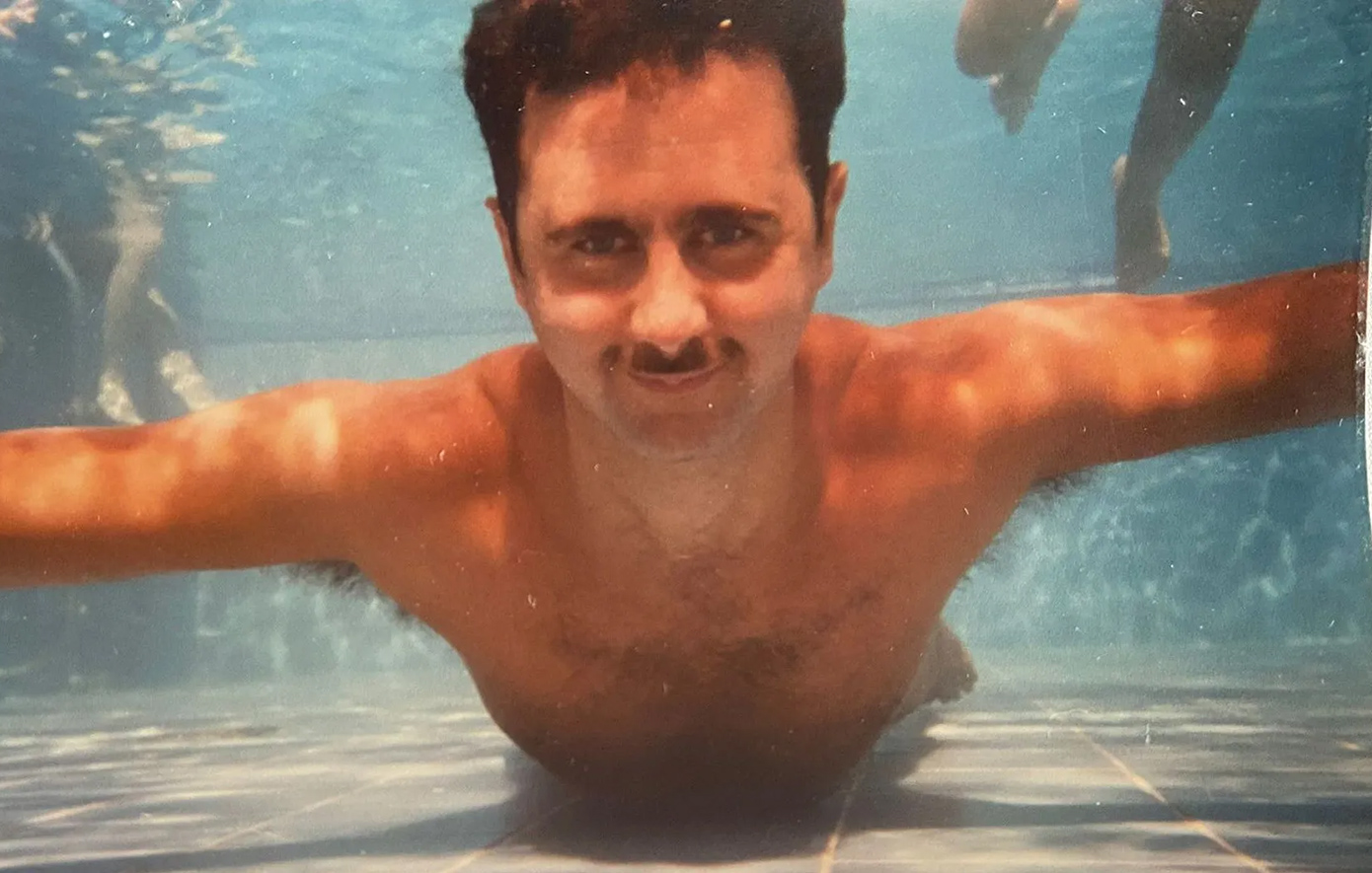 Ο «εμμονικός με το σεξ» Άσαντ κοιμόταν με συζύγους αξιωματούχων, που του τις «σύστηνε» πρώην δημοσιογράφος ερωμένη του