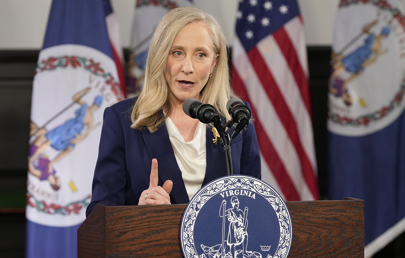 Η κυβερνήτρια της Βιρτζίνια για την ομιλία του Τραμπ: Είπε ψέματα, αναζήτησε αποδιοπομπαίους τράγους και προσπάθησε να στρέψει αλλού την προσοχή