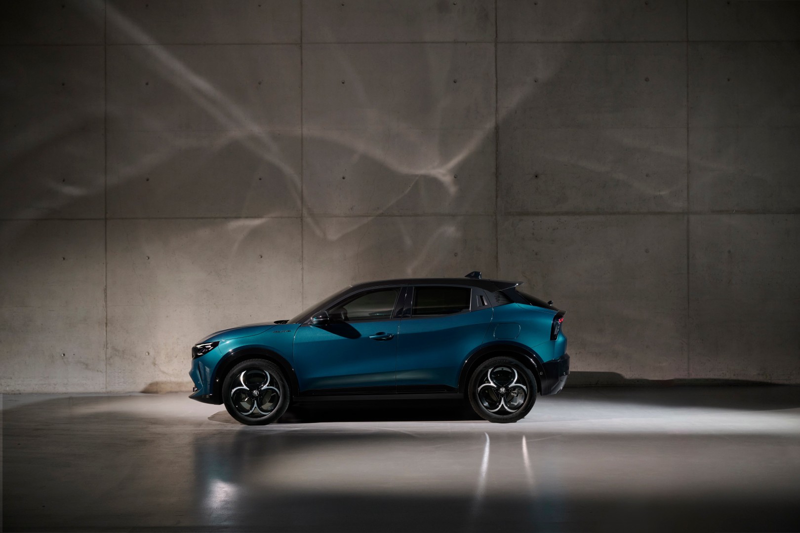 Η Alfa Romeo Junior Ibrida με όφελος 2.000 ευρώ