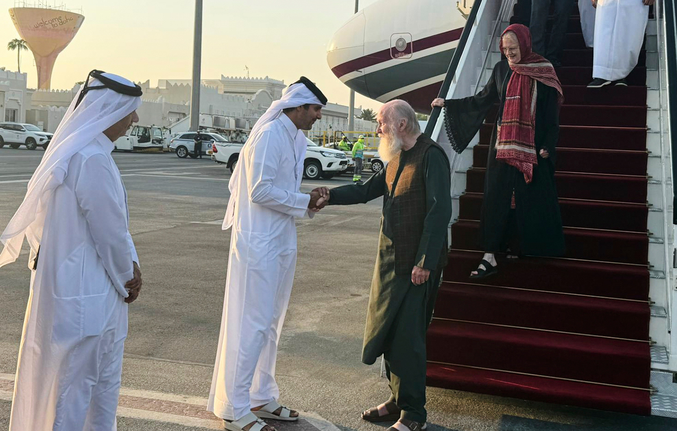 «Ό,τι πιο κοντινό στην Κόλαση»: Ηλικιωμένο ζευγάρι Βρετανών φυλακίστηκε σε διαβοήτη φυλακή των Ταλιμπάν μαζί με βιαστές