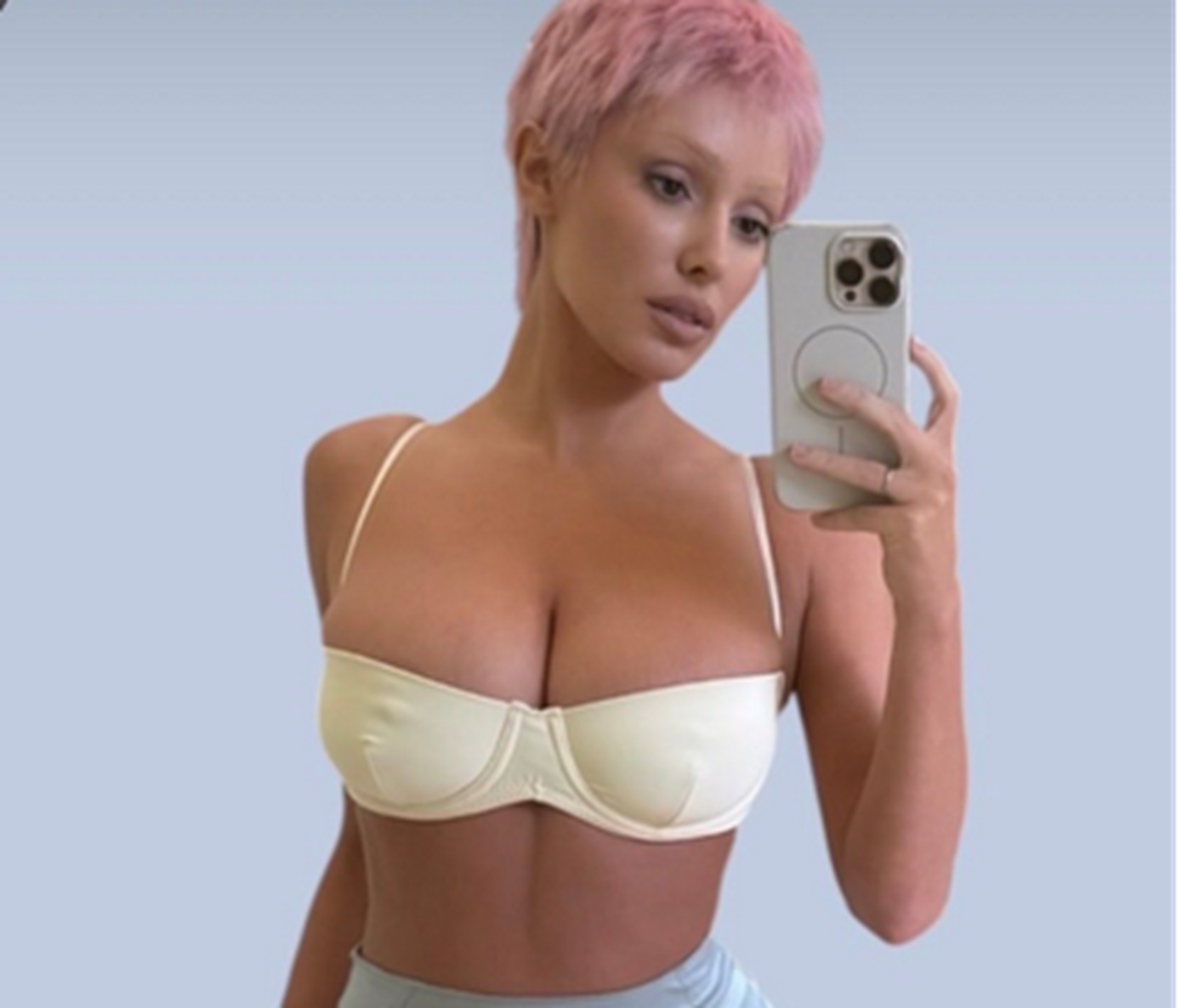 Θεαματική μεταμόρφωση για τη Μπιάνκα Σενσόρι στη σκιά των εξελίξεων στον γάμο της με τον Κάνιε Γουέστ