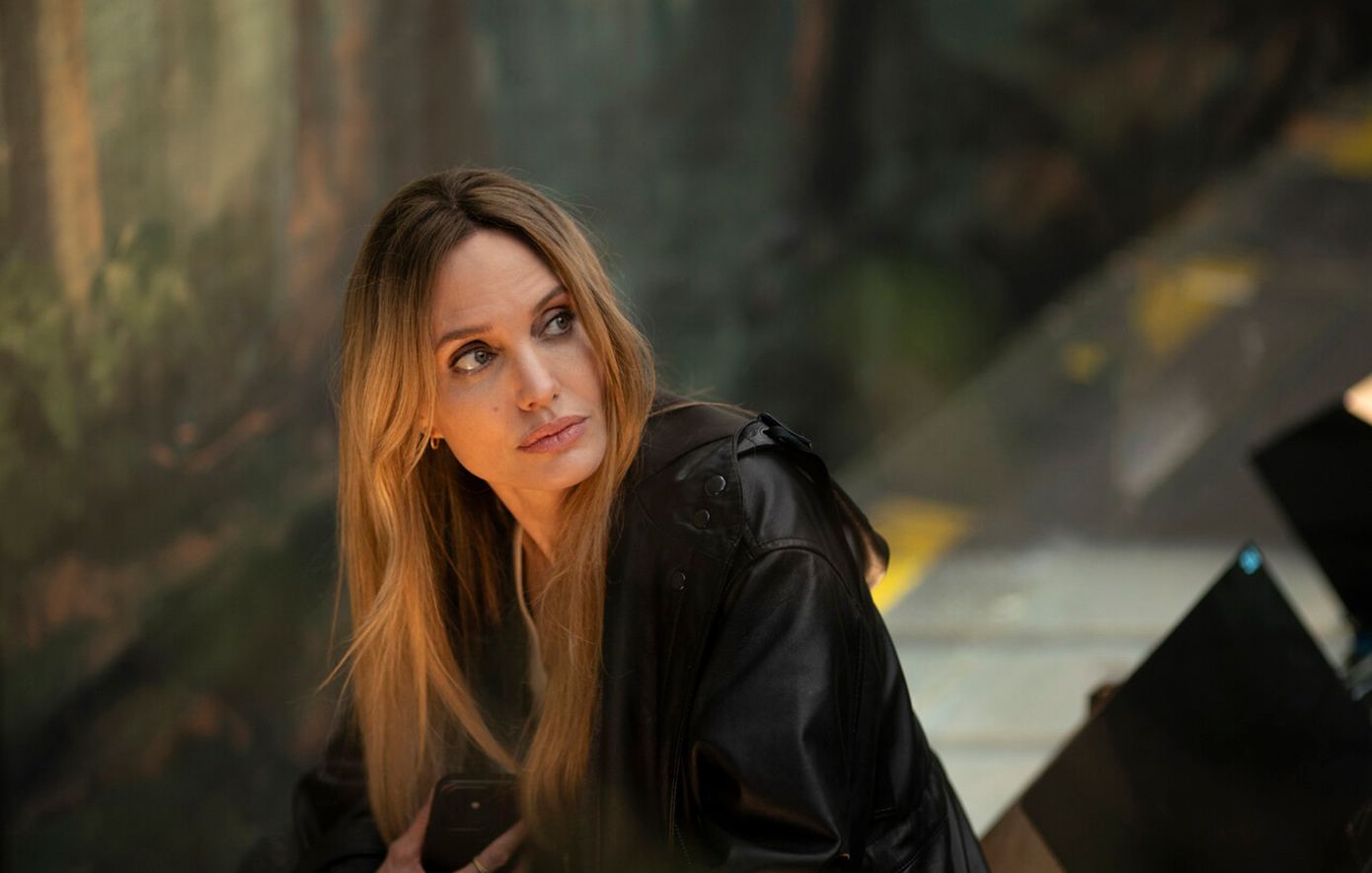 «Couture»: Τι πρέπει να γνωρίζετε για την πολυαναμενόμενη ταινία με την Αντζελίνα Τζολί πριν την πρεμιέρα