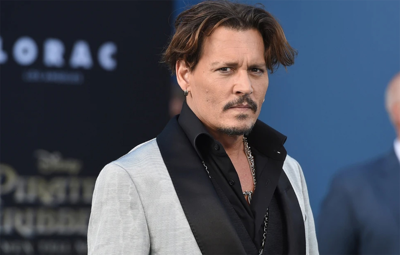 Αγνώριστος ο Τζόνι Ντεπ – Η μεγάλη επιστροφή στο Χόλιγουντ μετά τη νομική διαμάχη με την Άμπερ