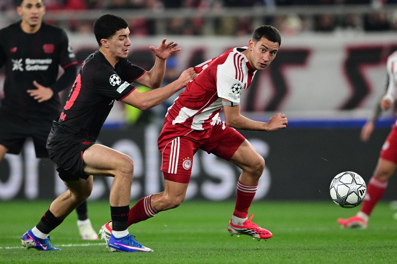 Ολυμπιακός: Οι παίκτες που είναι στο όριο καρτών ενόψει Λεβερκούζεν