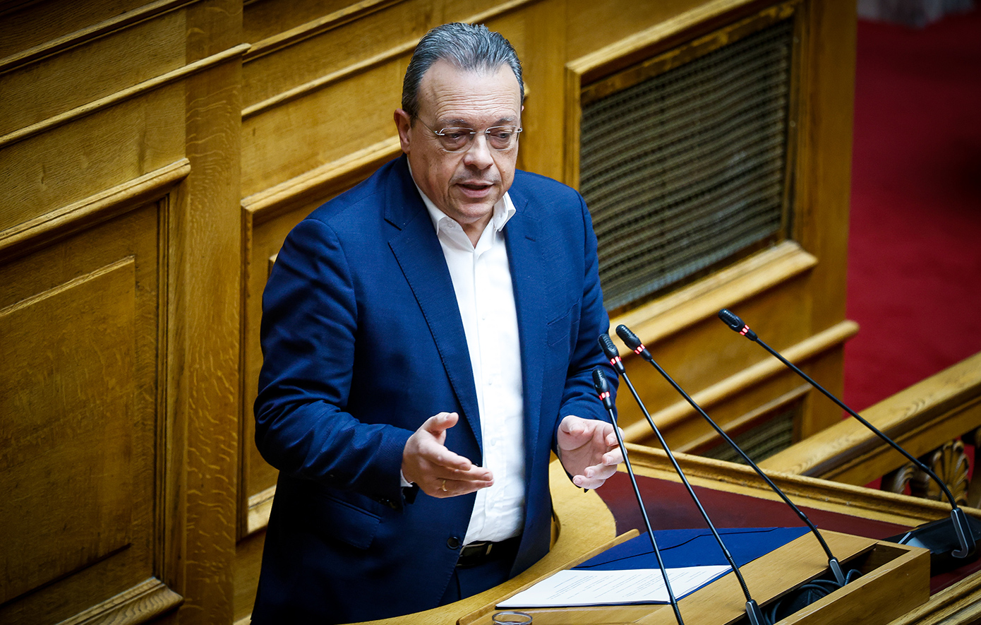 Φάμελλος: Σοβαρά ερωτηματικά για τη Χίο – Ζητά πλήρη διερεύνηση εδώ και τώρα