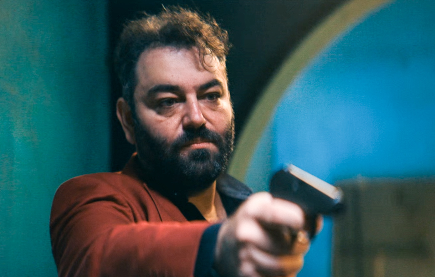 Τα 3 αδέρφια και ο Μιχαήλος παραμένουν όμηροι και έχουν χάσει κάθε ελπίδα, μέχρι που η σωτηρία τους έρχεται τελικά από εκεί που δεν το περιμένουν…