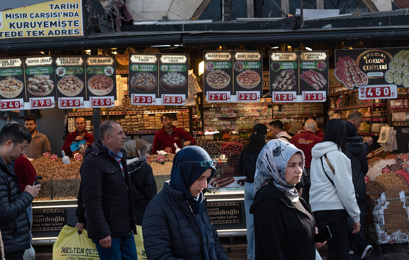 Αγανάκτηση για την ακρίβεια στην Τουρκία: Κυβερνητική επιχείρηση κατά των «υπερβολικών» τιμών πριν από το Ραμαζάνι