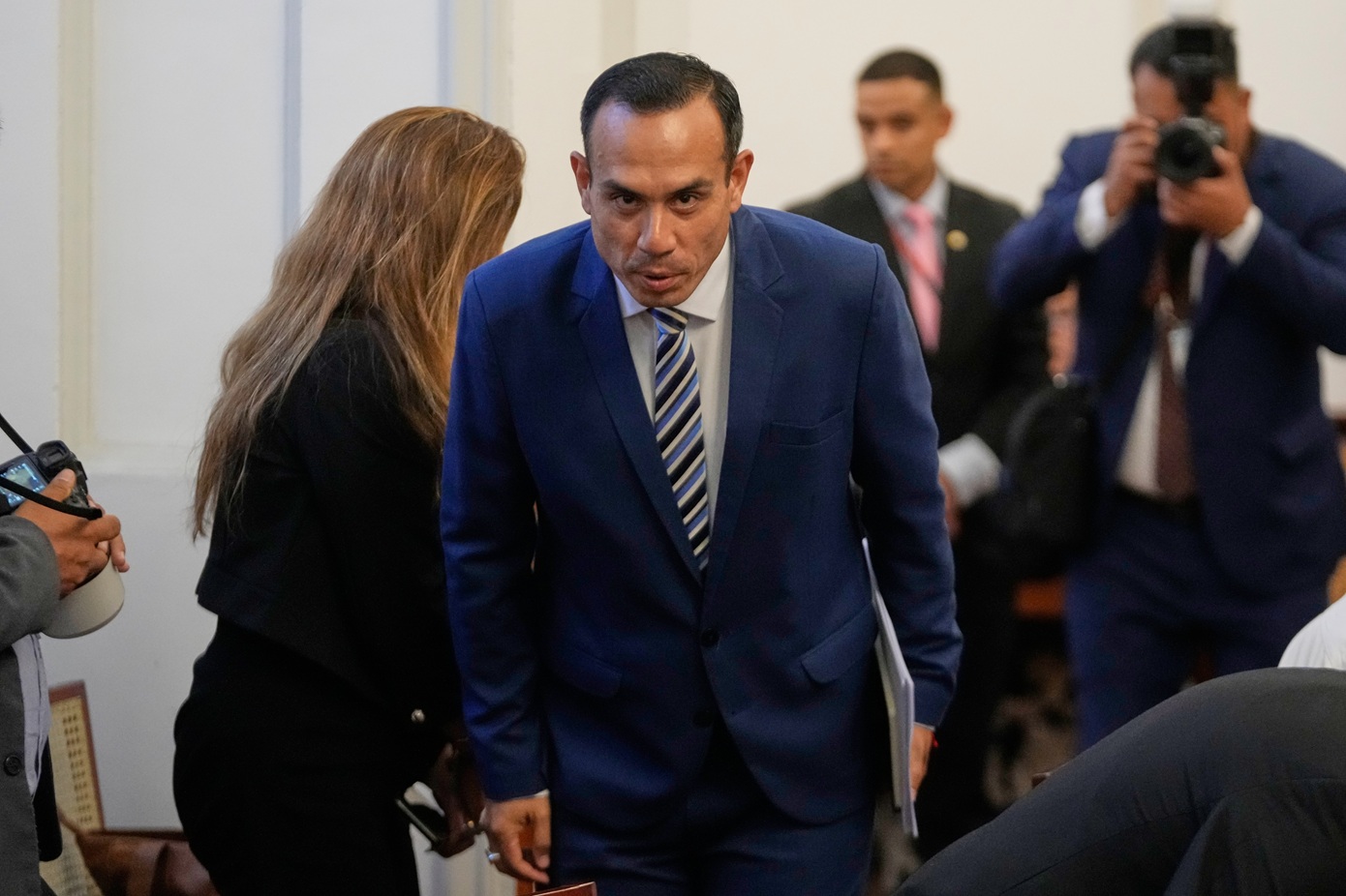 Το Κογκρέσο του Περού εξετάζει την αποπομπή του υπηρεσιακού προέδρου Χερί