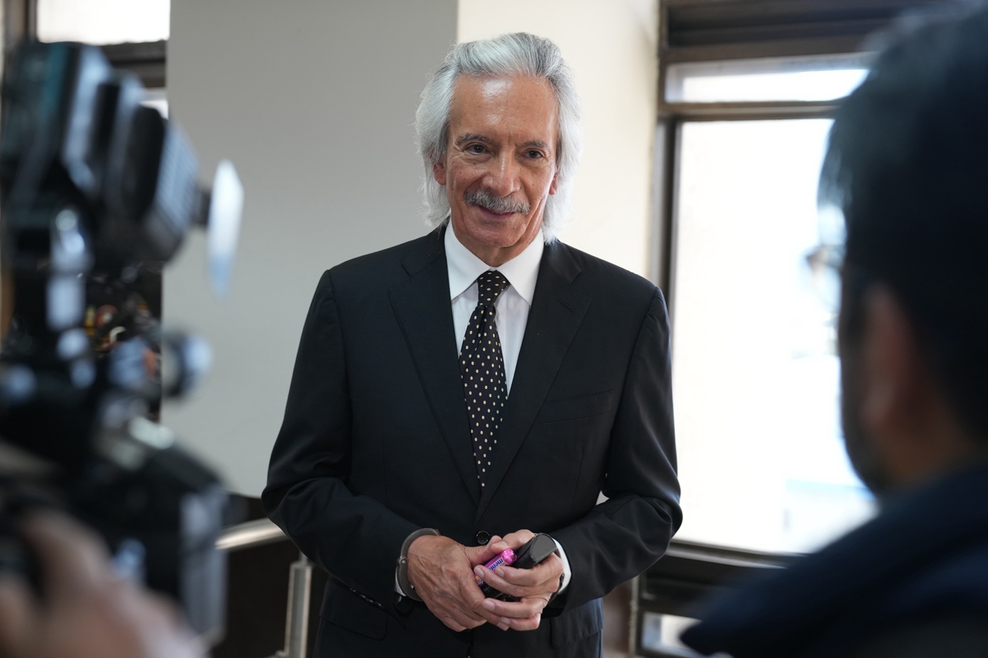 Αφέθηκε ελεύθερος ο δημοσιογράφος Ρουβέν Σαμόρα στη Γουατεμάλα – Τίθεται σε κατ’ οίκον περιορισμό