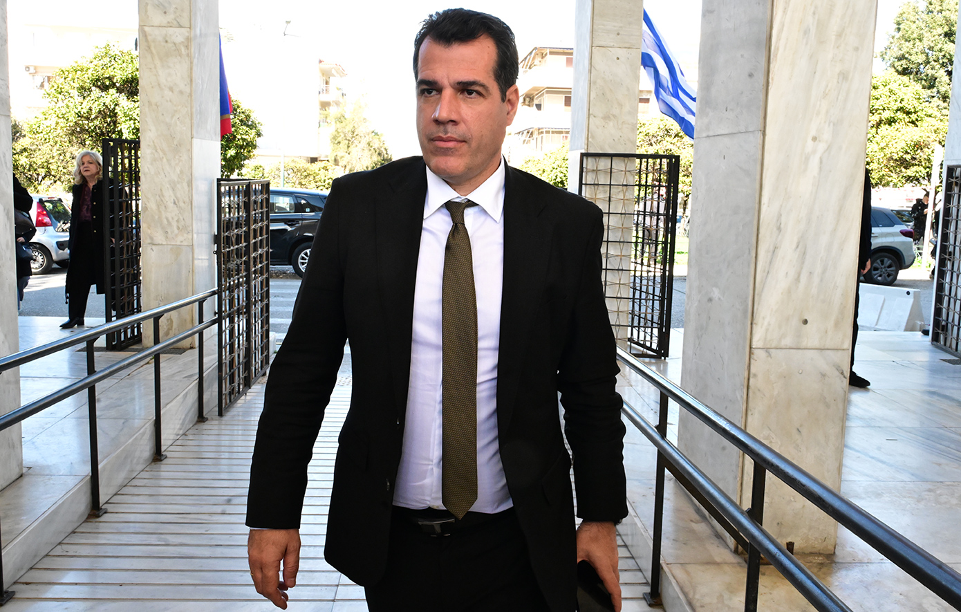 Στο Α’ Νεκροταφείο η κηδεία της Άννας Ψαρούδα-Μπενάκη – Συγγενείς, φίλοι και πολιτικά πρόσωπα την αποχαιρετούν