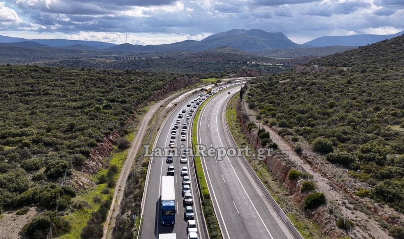 Ο «Γολγοθάς» των εξοδούχων συνεχίζεται στην εθνική οδό Αθηνών &#8211; Λαμίας και το Σάββατο &#8211; Δείτε εικόνες και βίντεο από drone