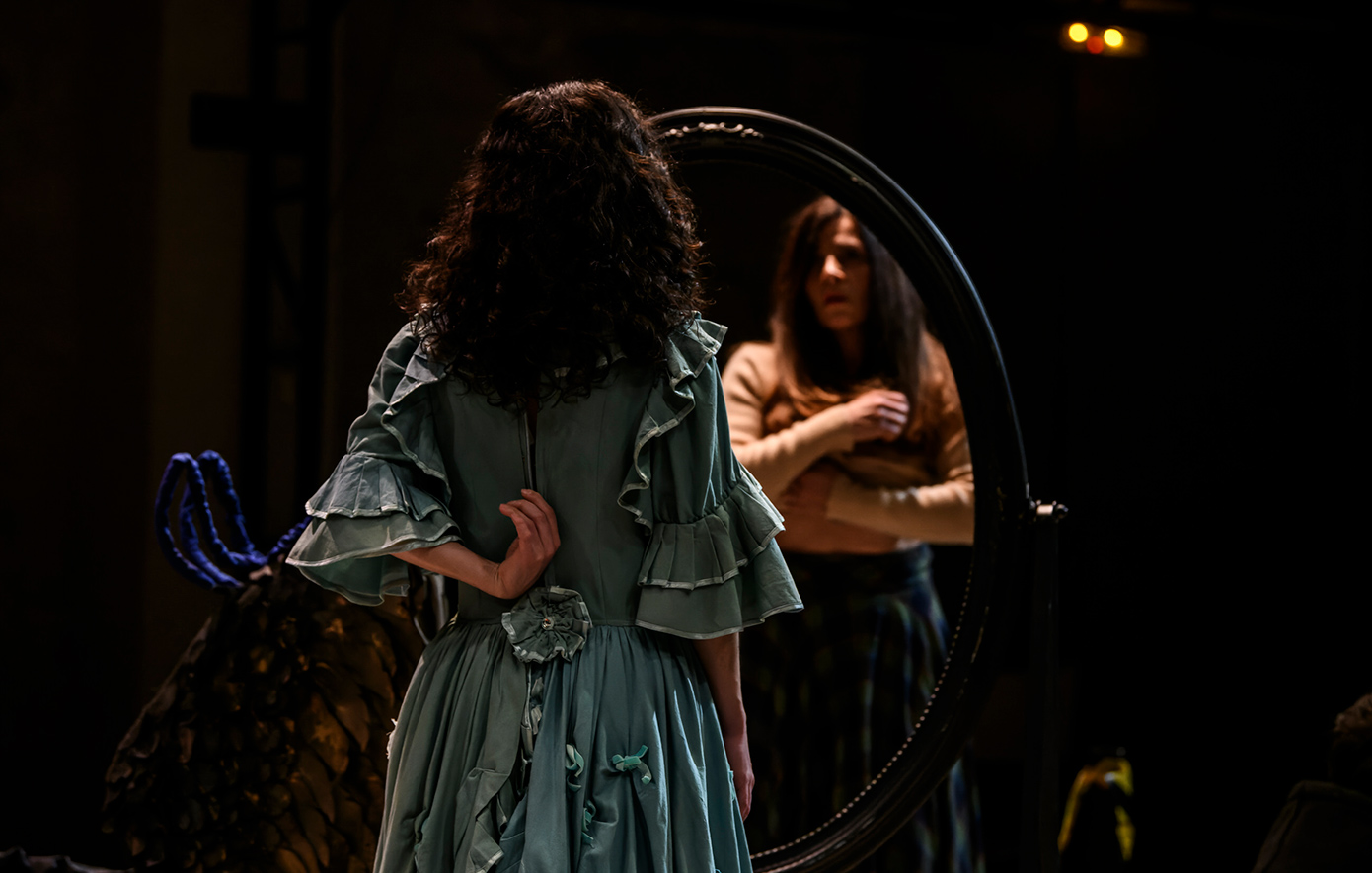 Μάρθα Μπουζιουρη Μάρθα Μπουζιουρη