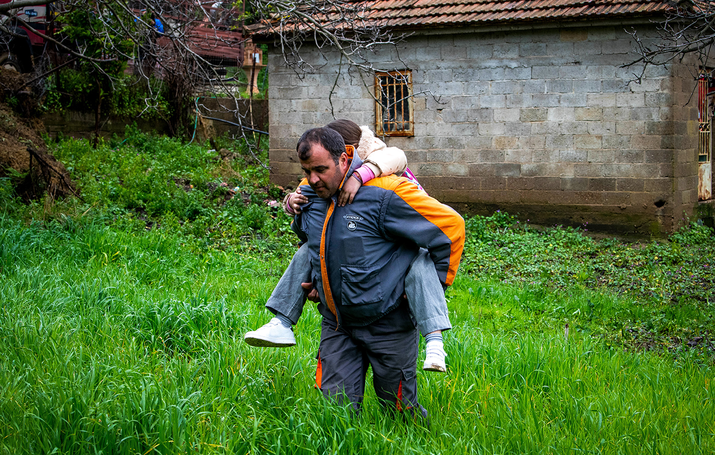 Aποκλεισμένο το Μαζαράκι Πηνείας εξαιτίας επικίνδυνων καθιζήσεων