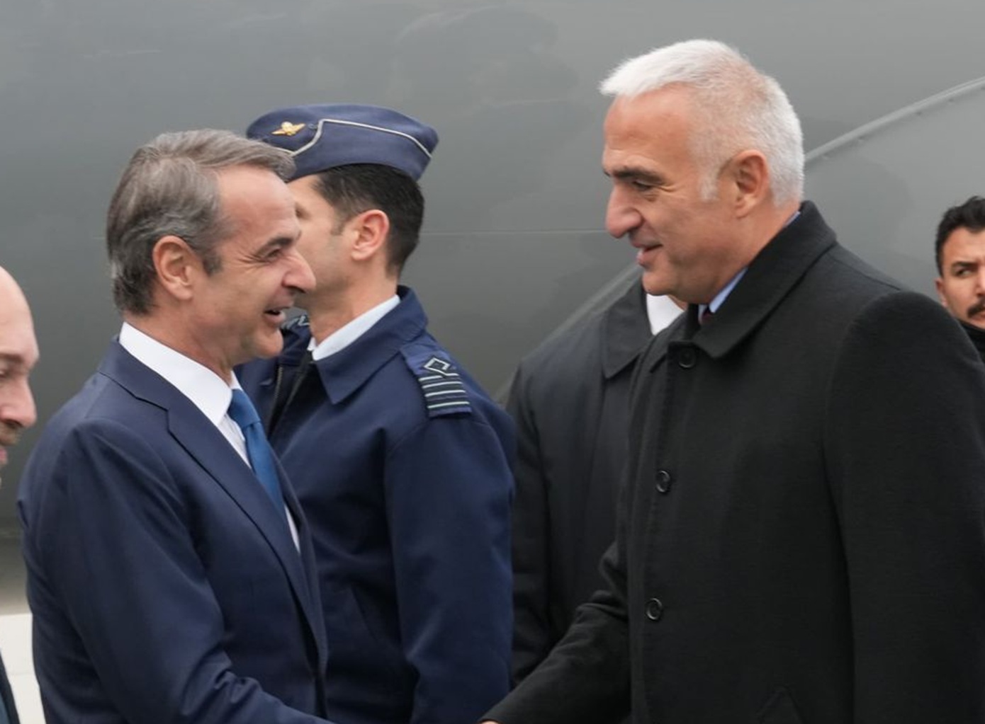 Γιατί ο Τούρκος υπουργός Πολιτισμού και Τουρισμού υποδέχθηκε τον Μητσοτάκη στο αεροδρόμιο της Άγκυρας