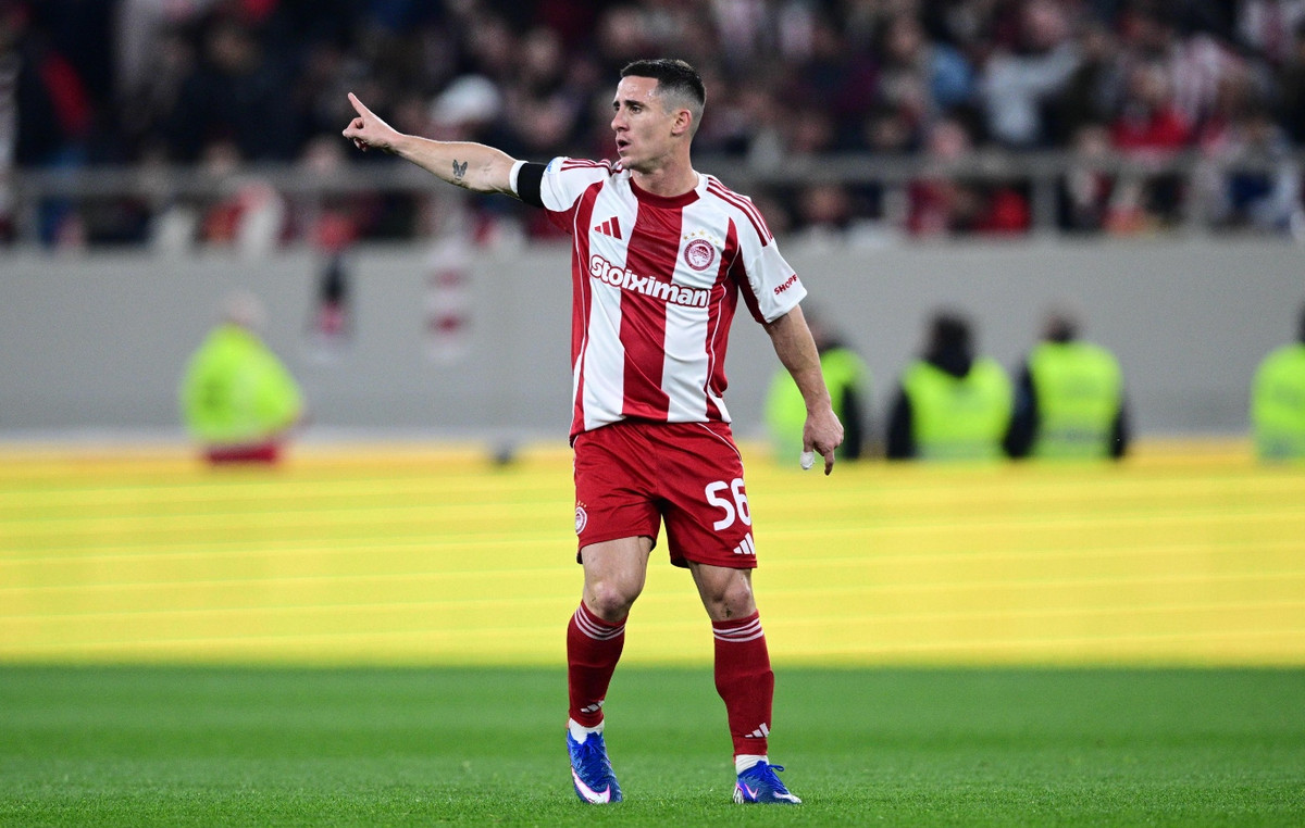 Η απολογία του Ποντένσε για τη ρίψη ομπρέλας &#8211; «Μονταρισμένο το βίντεo της ΑΕΚ»