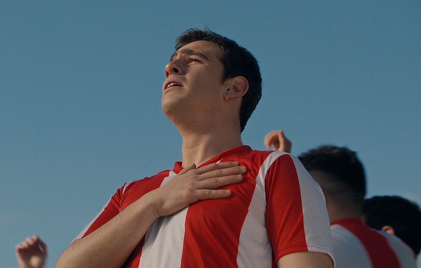 «Porto Leone: Στη γειτονιά με τα κόκκινα φανάρια» &#8211; Ο Αντρέας ξεσηκώνει το Καραϊσκάκη με το γκολ του με τη φανέλα του Ολυμπιακού